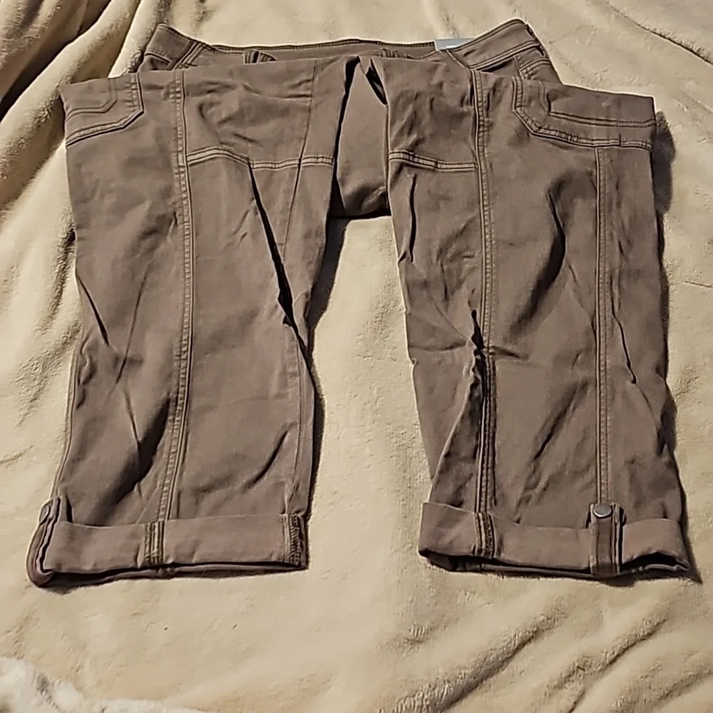 Pants - Picture 5 of 6